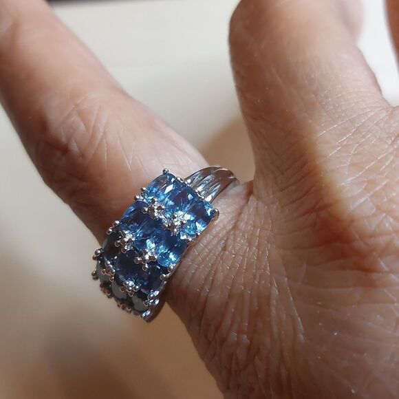 Clyde Duneier 925 CID Sterling Silver Triple Row Ice Blue Sapphire Ring Sz 7.75 - Picture 3 of 7